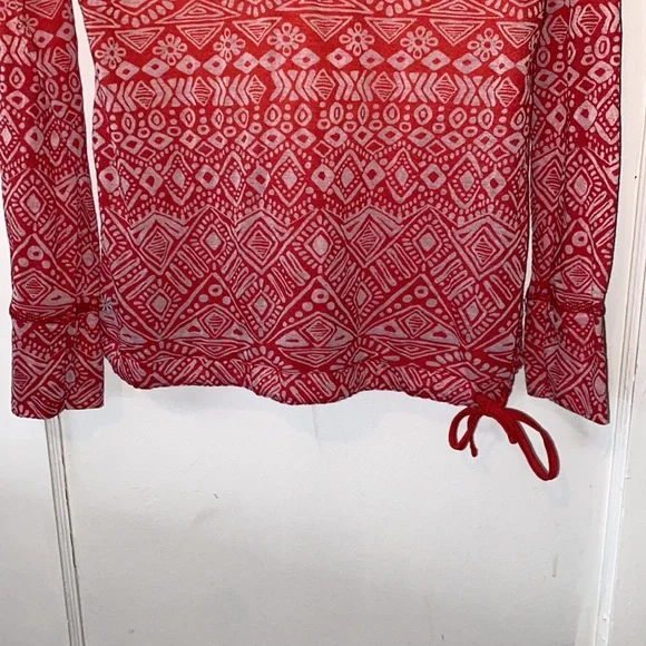 Athleta Hidden Lake Deep Red Firestone ombré long sleeve pullover top with hood - Picture 4 of 10